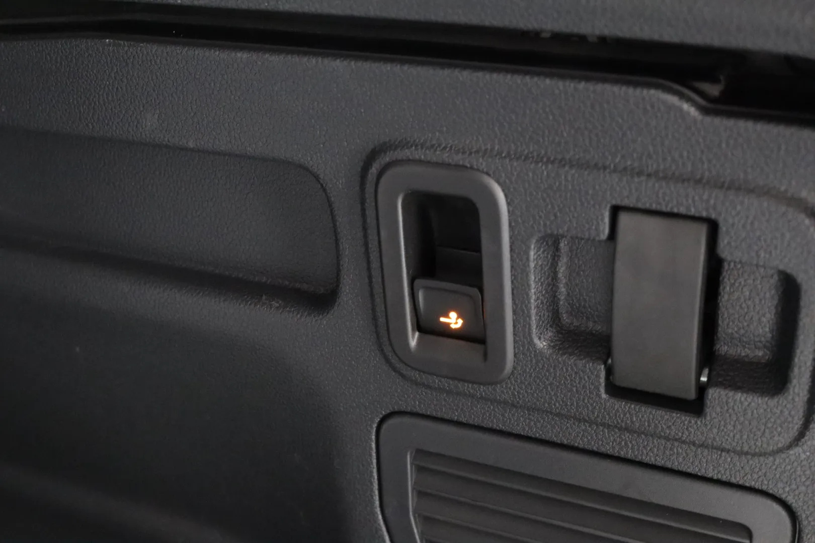 VOLKSWAGEN Touran GNV-483 carousel image