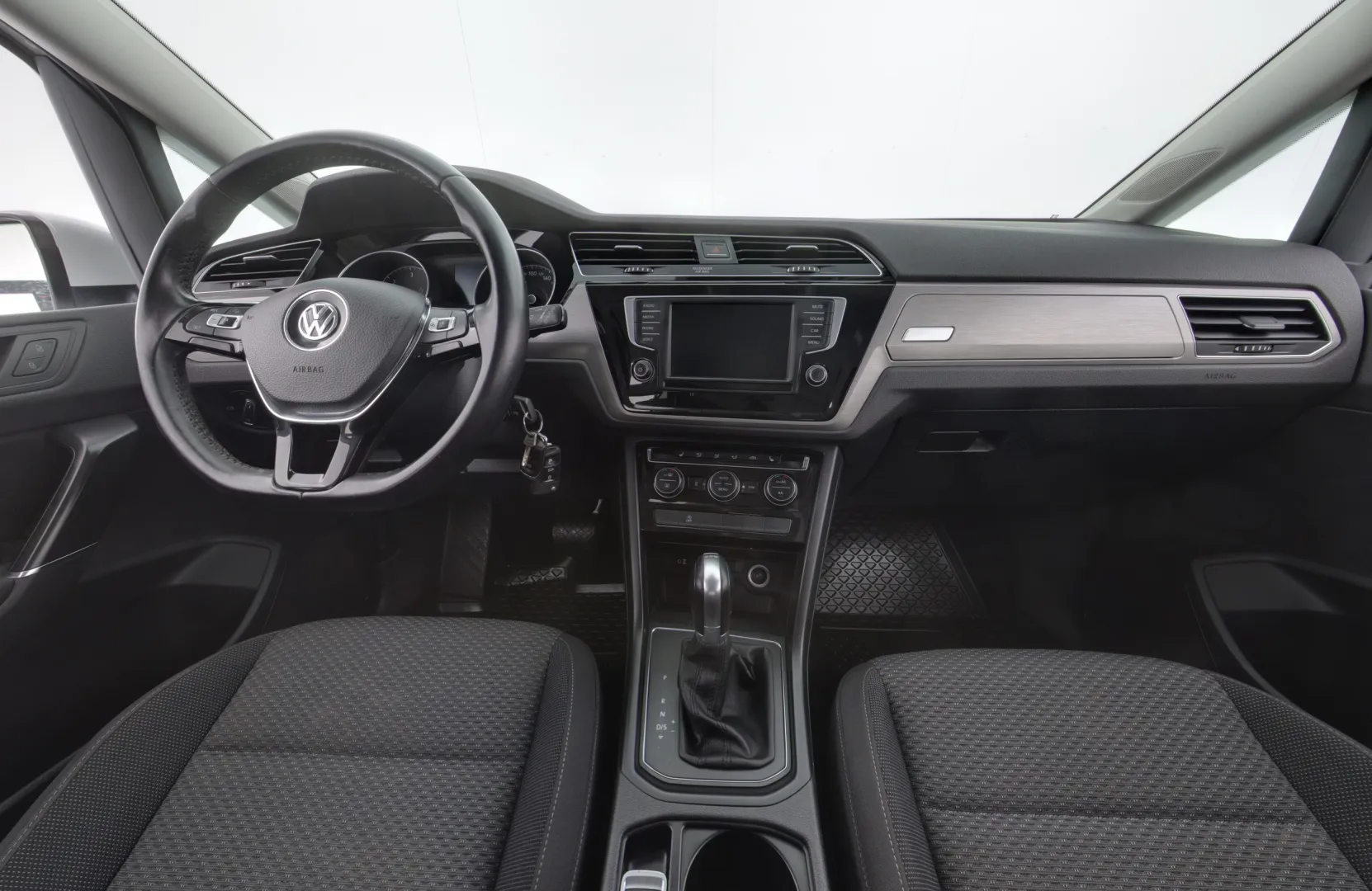 VOLKSWAGEN Touran GNV-483 carousel image