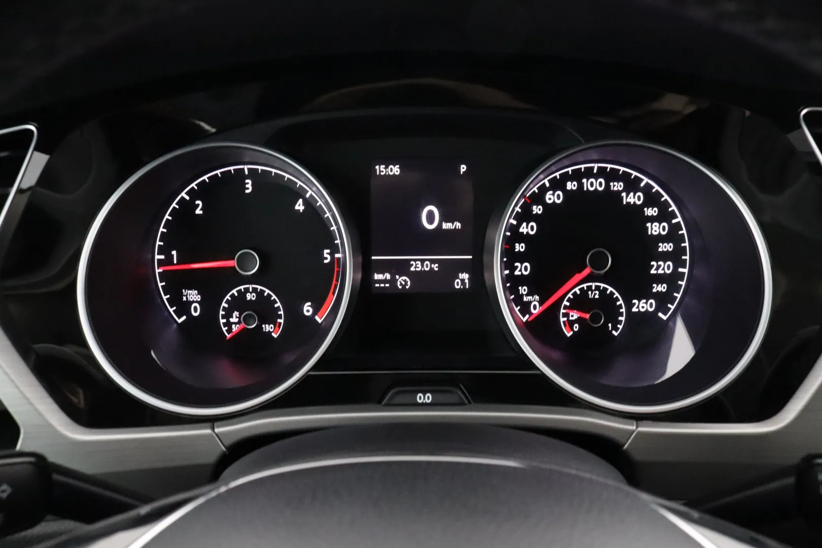 VOLKSWAGEN Touran GNV-483 carousel image