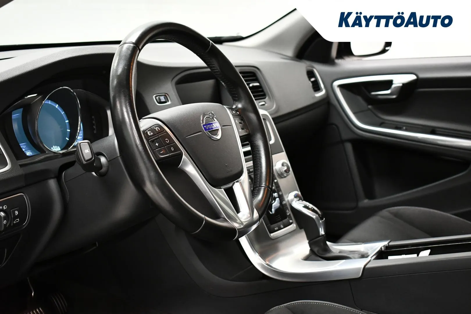 VOLVO V60 Cross Country NKA-293 carousel image