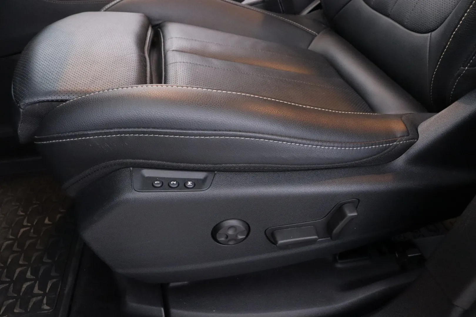 OPEL Grandland X MZF-687 carousel image