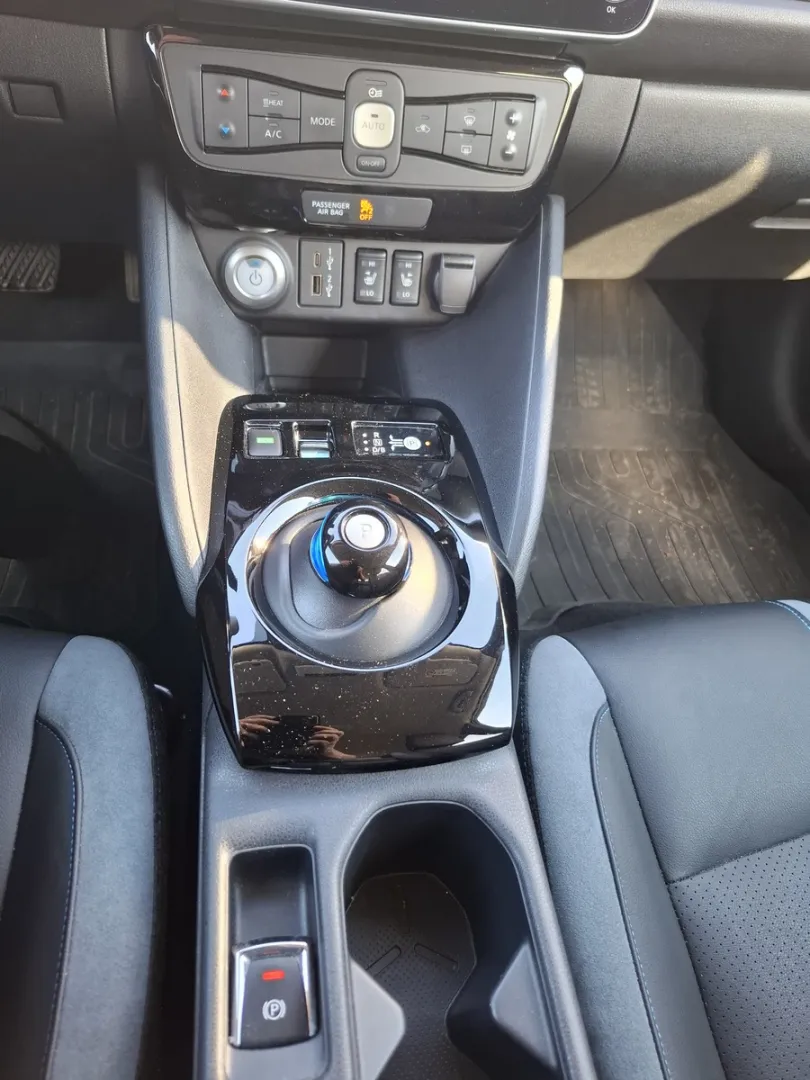 NISSAN Leaf IRN-233 carousel image