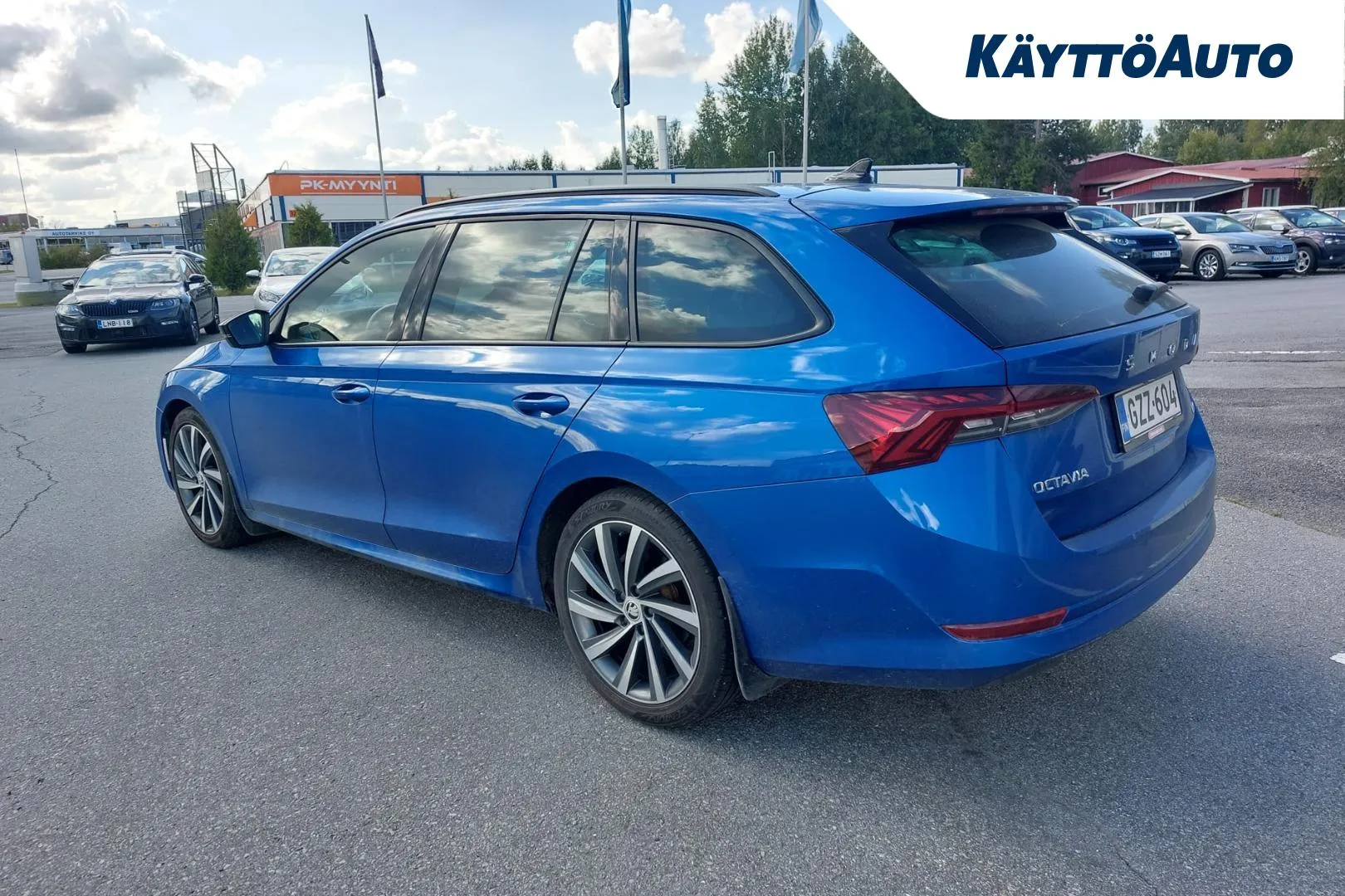 SKODA Octavia GZZ-604 carousel image
