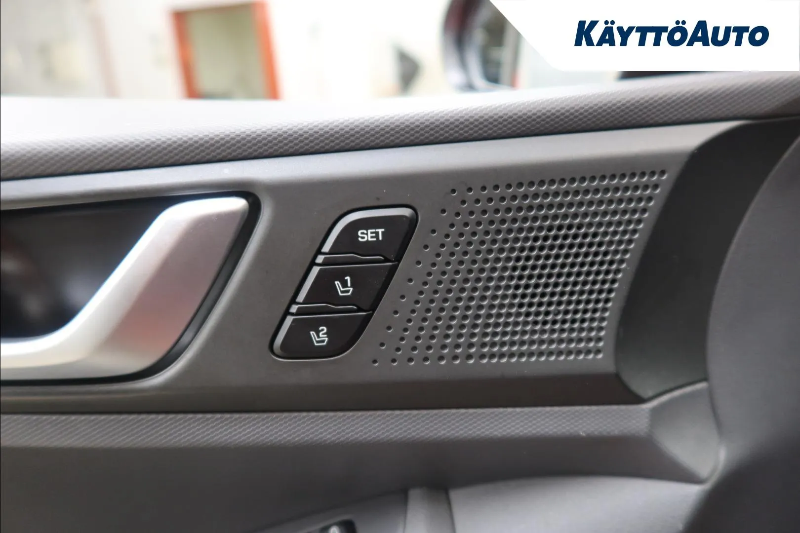 HYUNDAI IONIQ plug-in VXT-824 carousel image