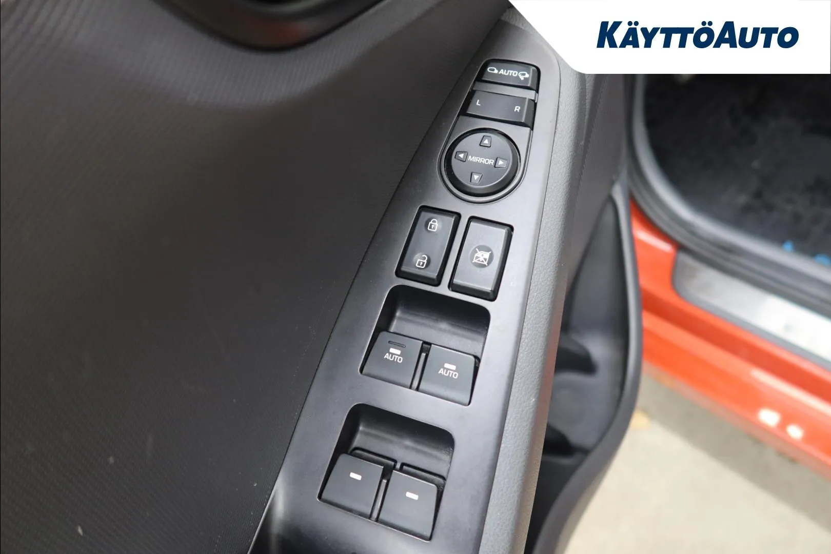 HYUNDAI IONIQ plug-in VXT-824 carousel image