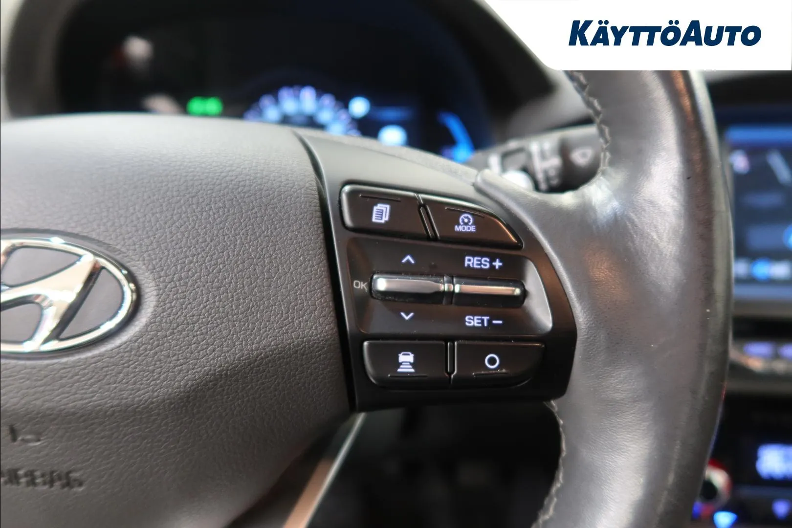 HYUNDAI IONIQ plug-in VXT-824 carousel image