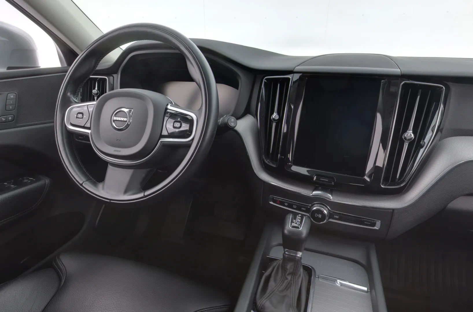 Volvo XC60 JKT-469 carousel image