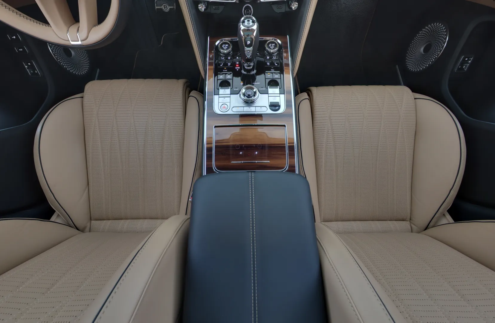 BENTLEY Flying Spur NNL-152 carousel image
