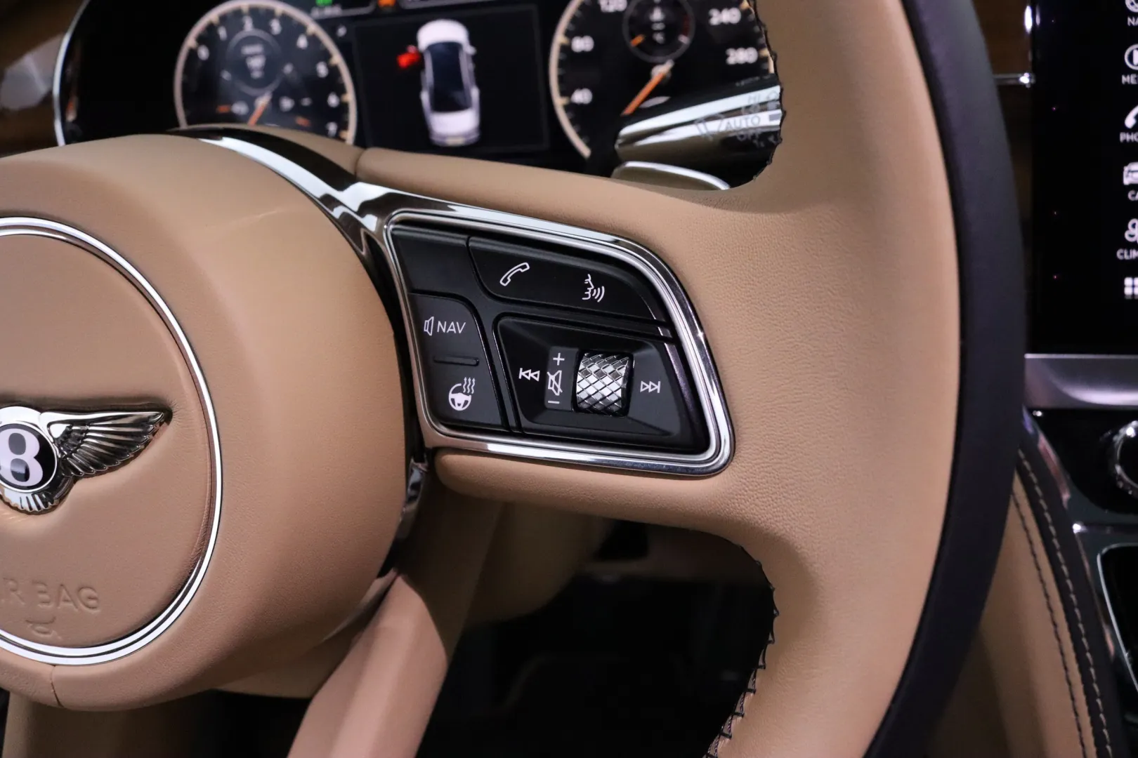 BENTLEY Flying Spur NNL-152 carousel image