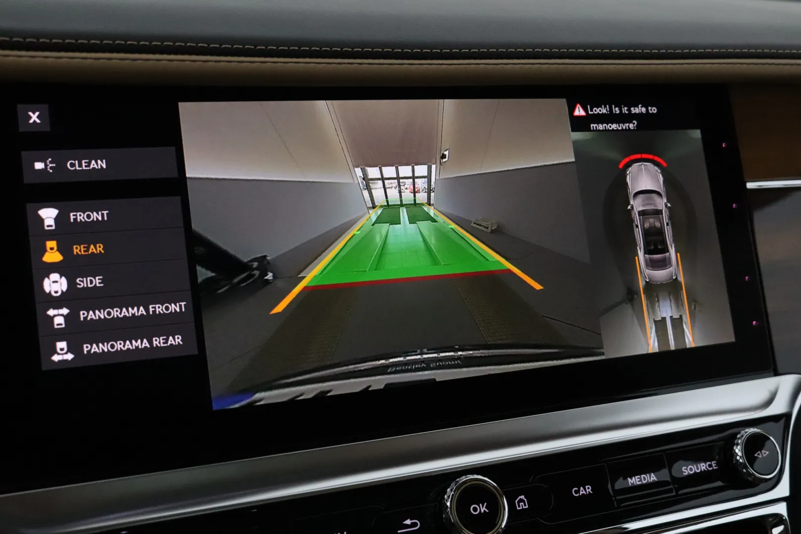 BENTLEY Flying Spur NNL-152 carousel image