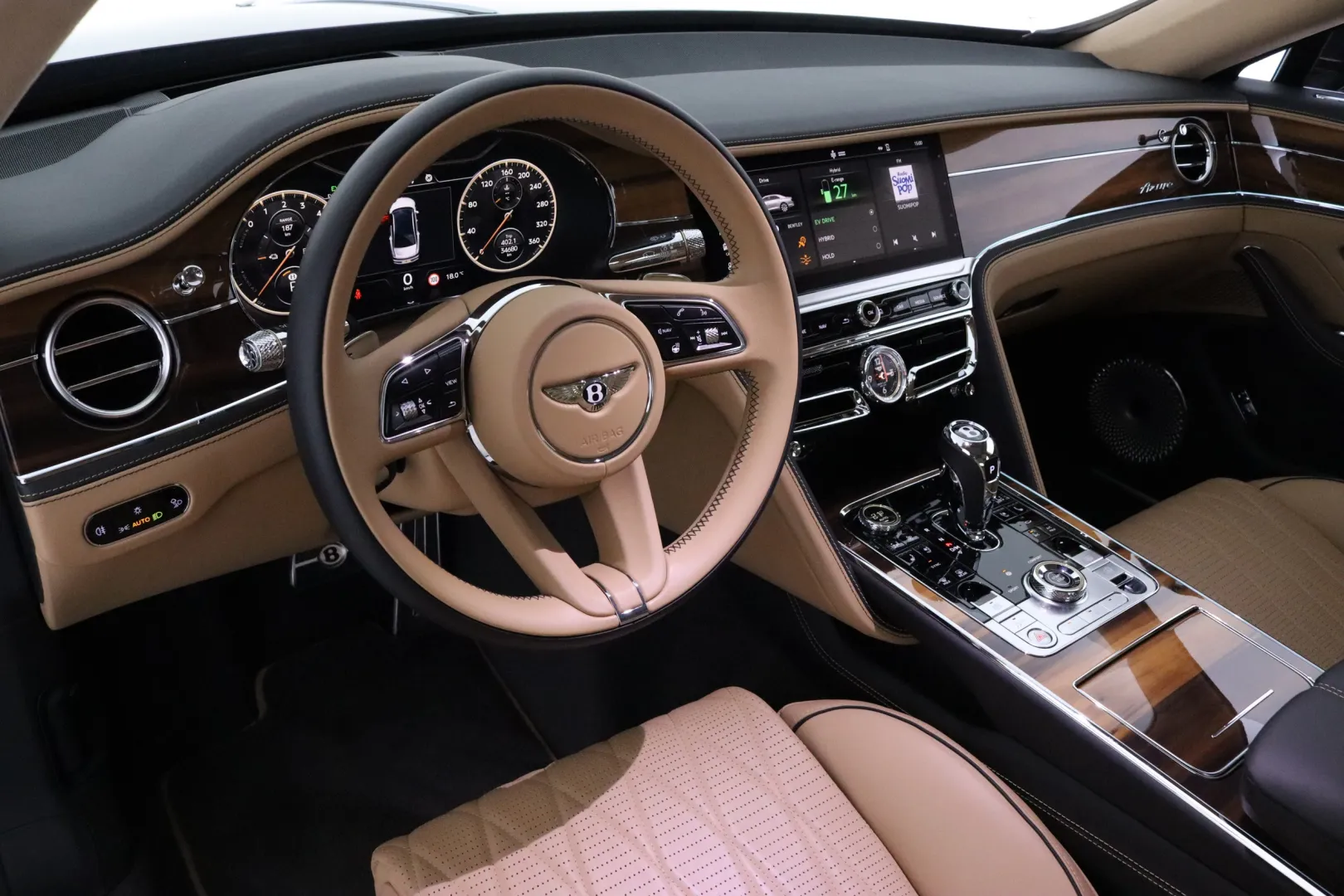 BENTLEY Flying Spur NNL-152 carousel image