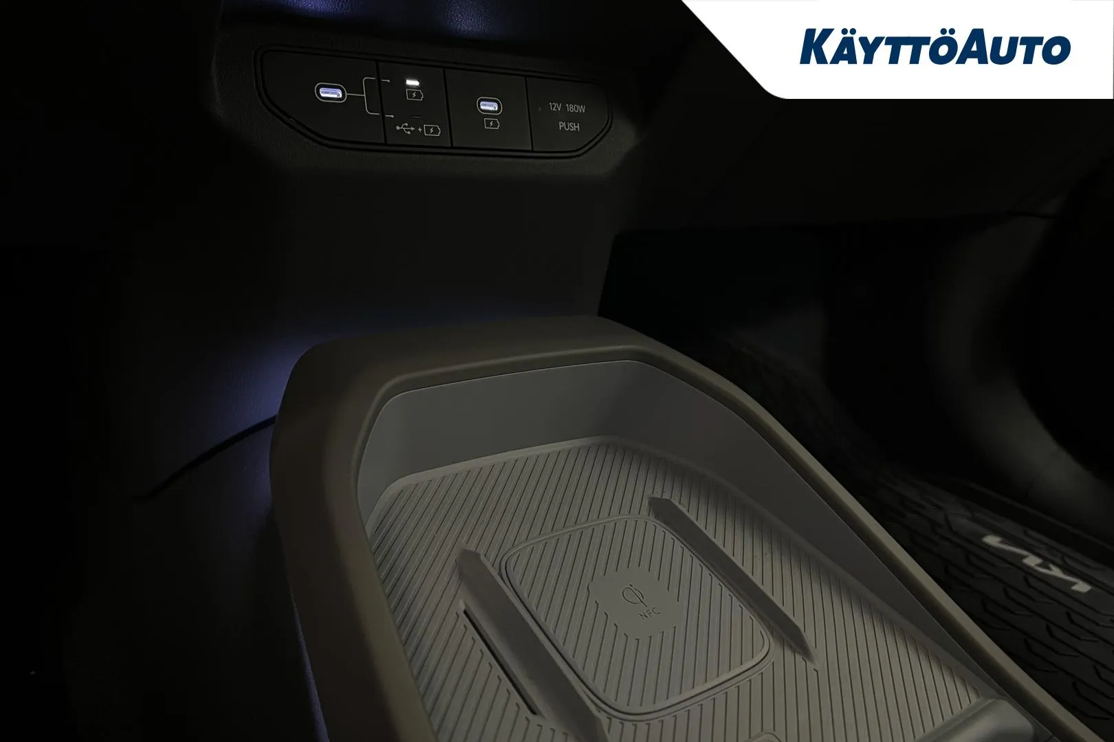 KIA EV3 EVJ-260 carousel image