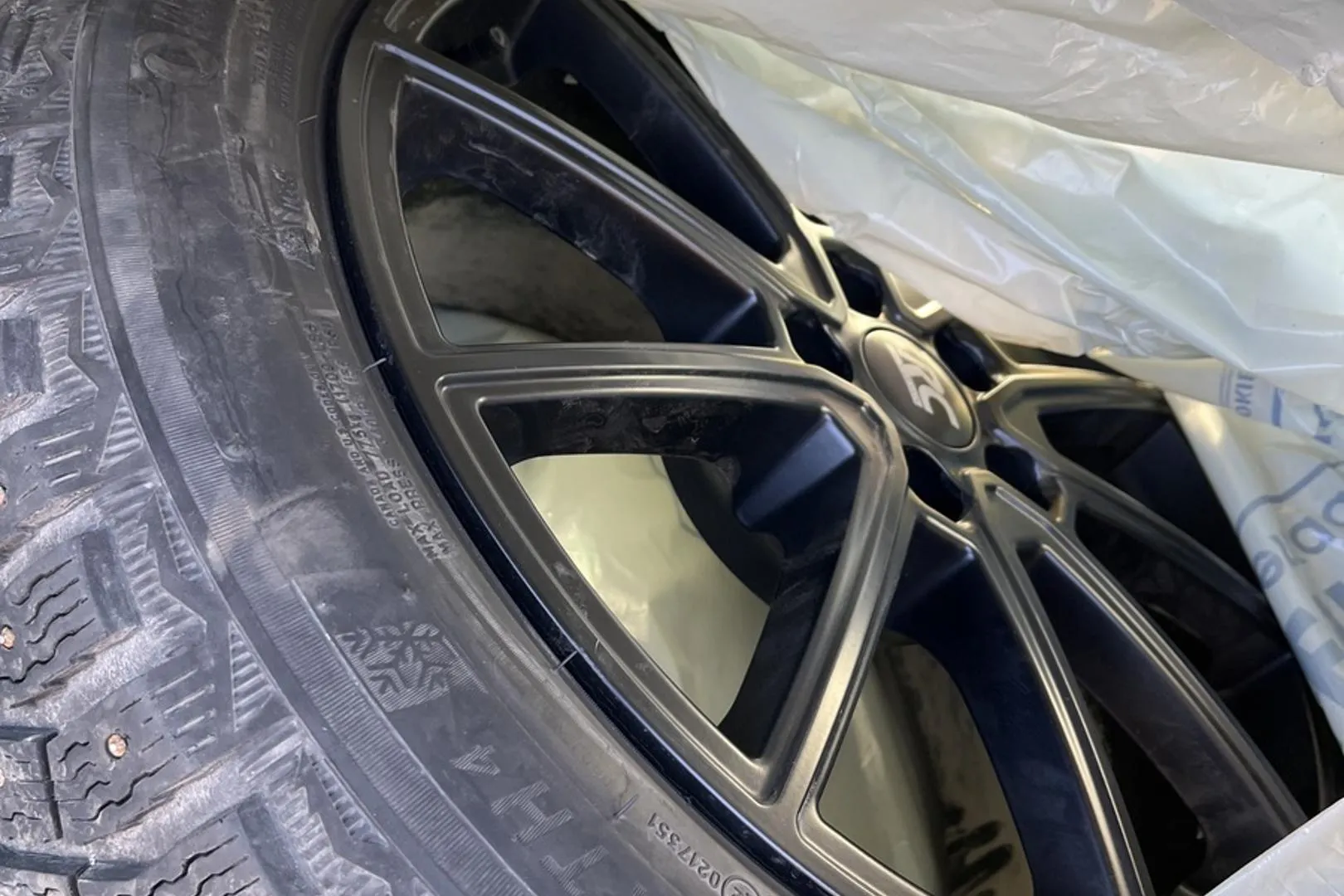 Volvo V60 Cross Country GPN-371 carousel image