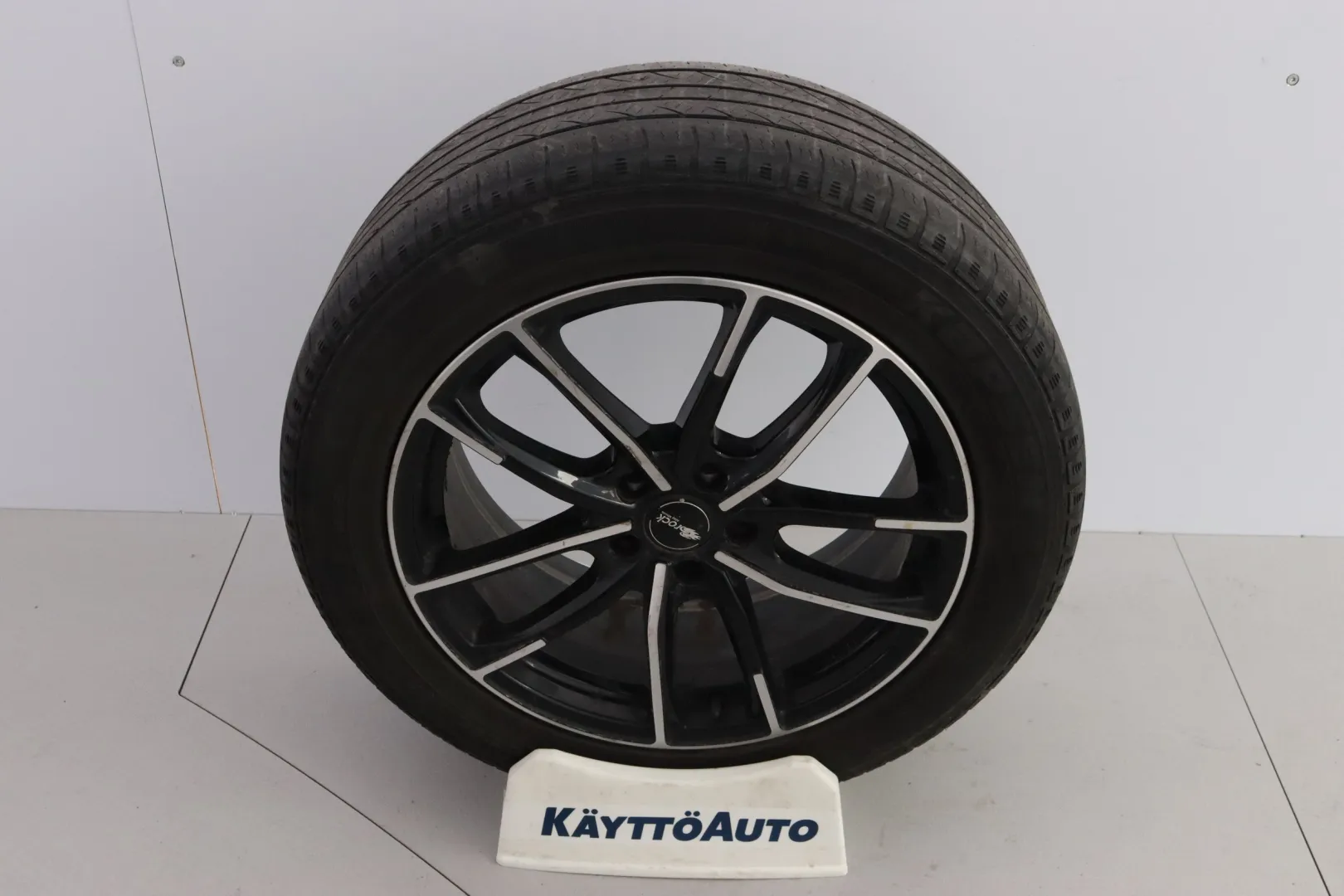 VOLVO XC40 FNP-495 carousel image