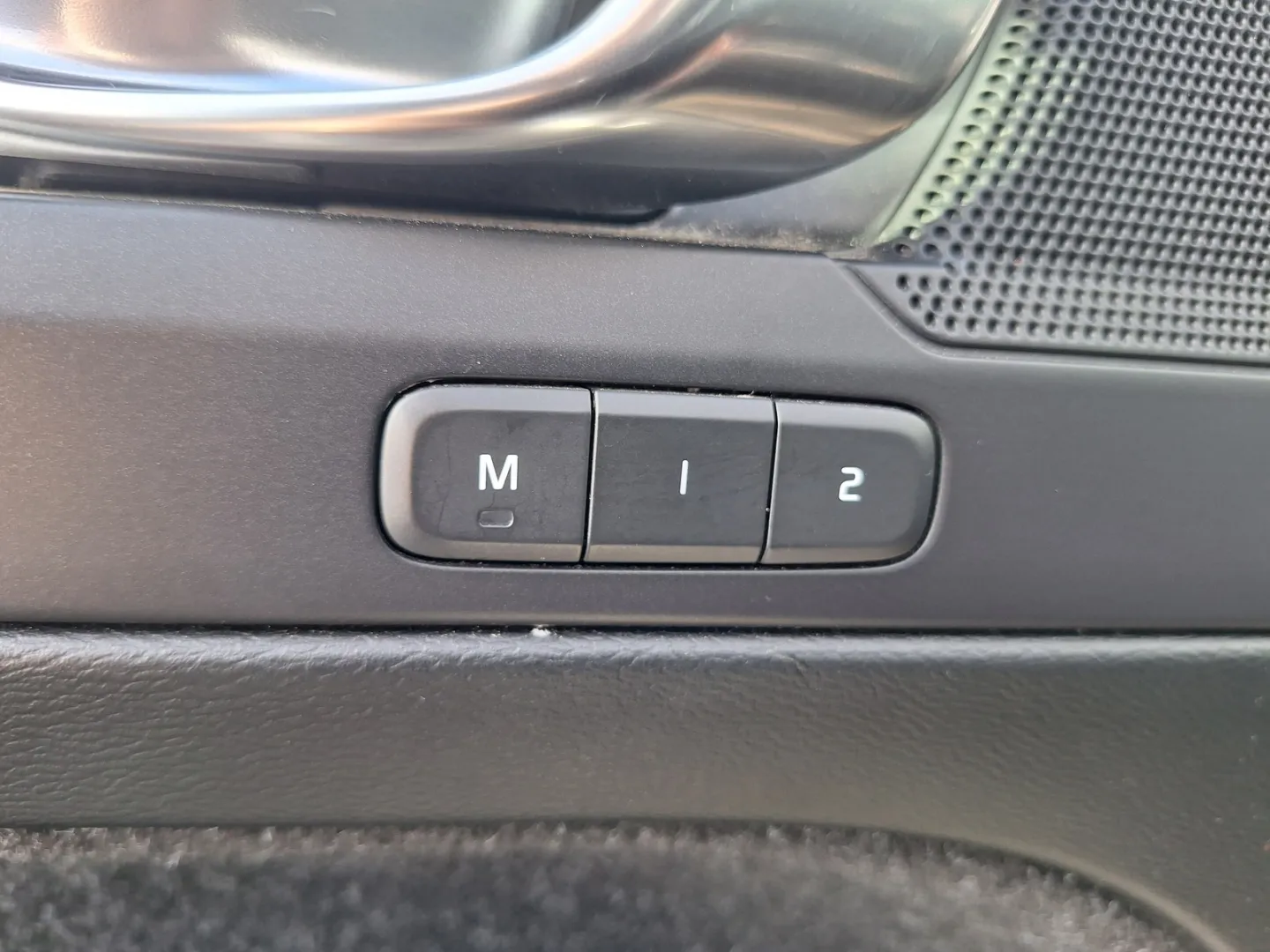 VOLVO XC40 FNP-495 carousel image