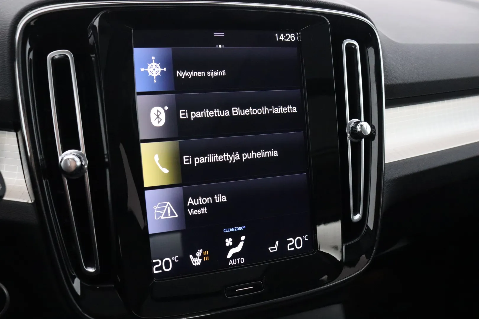 VOLVO XC40 FNP-495 carousel image