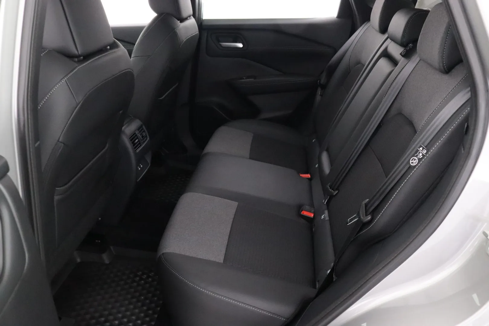 Nissan Qashqai LSS-889 carousel image