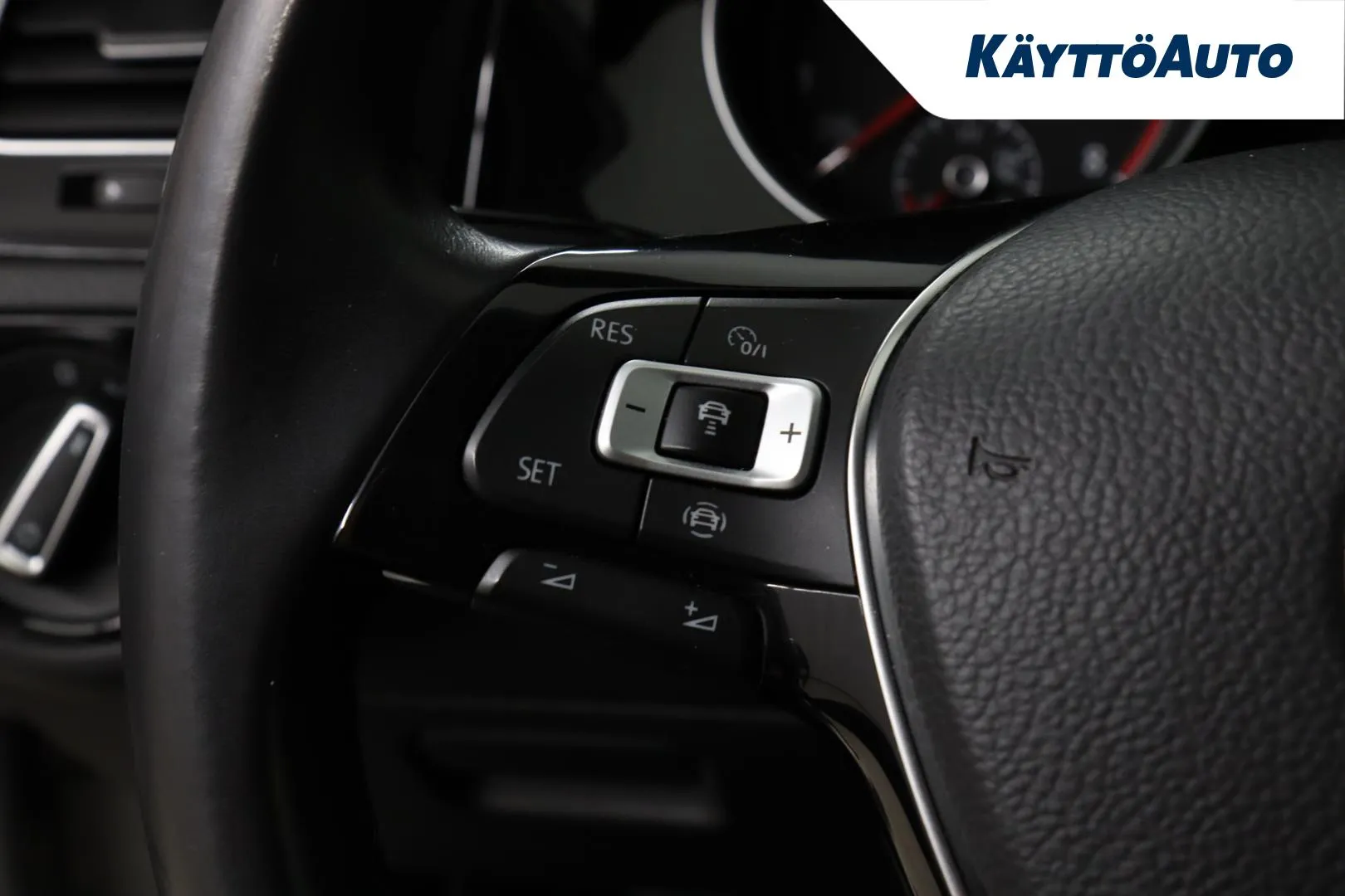 VOLKSWAGEN Golf CNI-417 carousel image