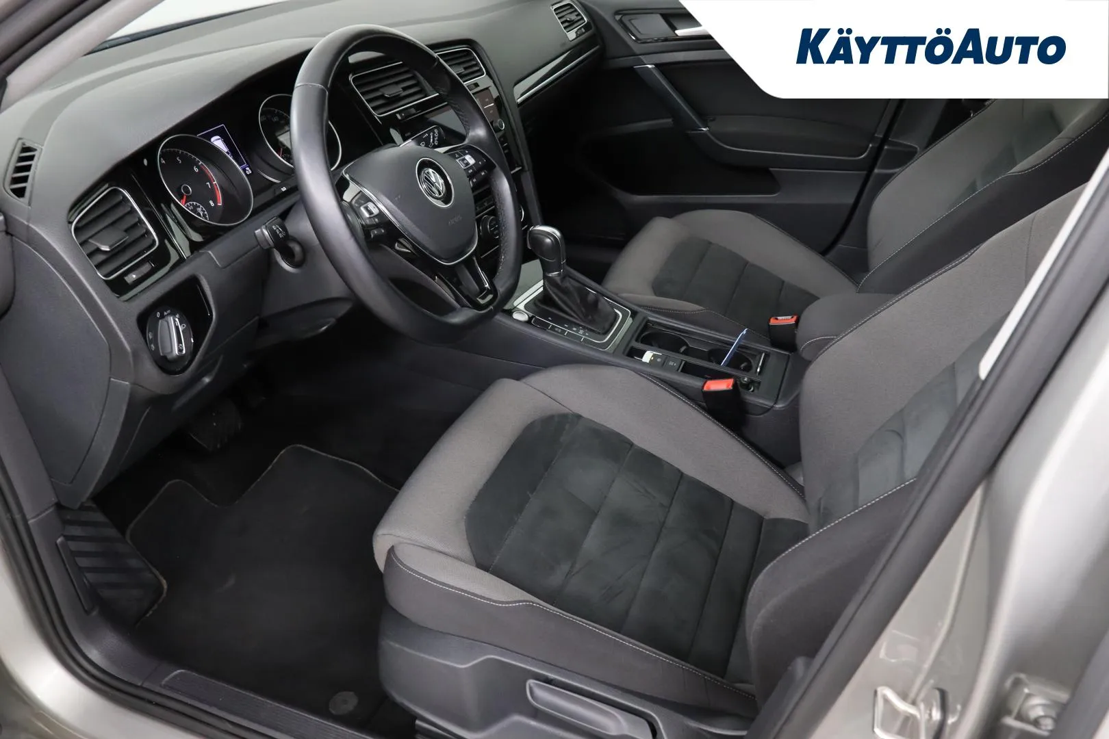 VOLKSWAGEN Golf CNI-417 carousel image