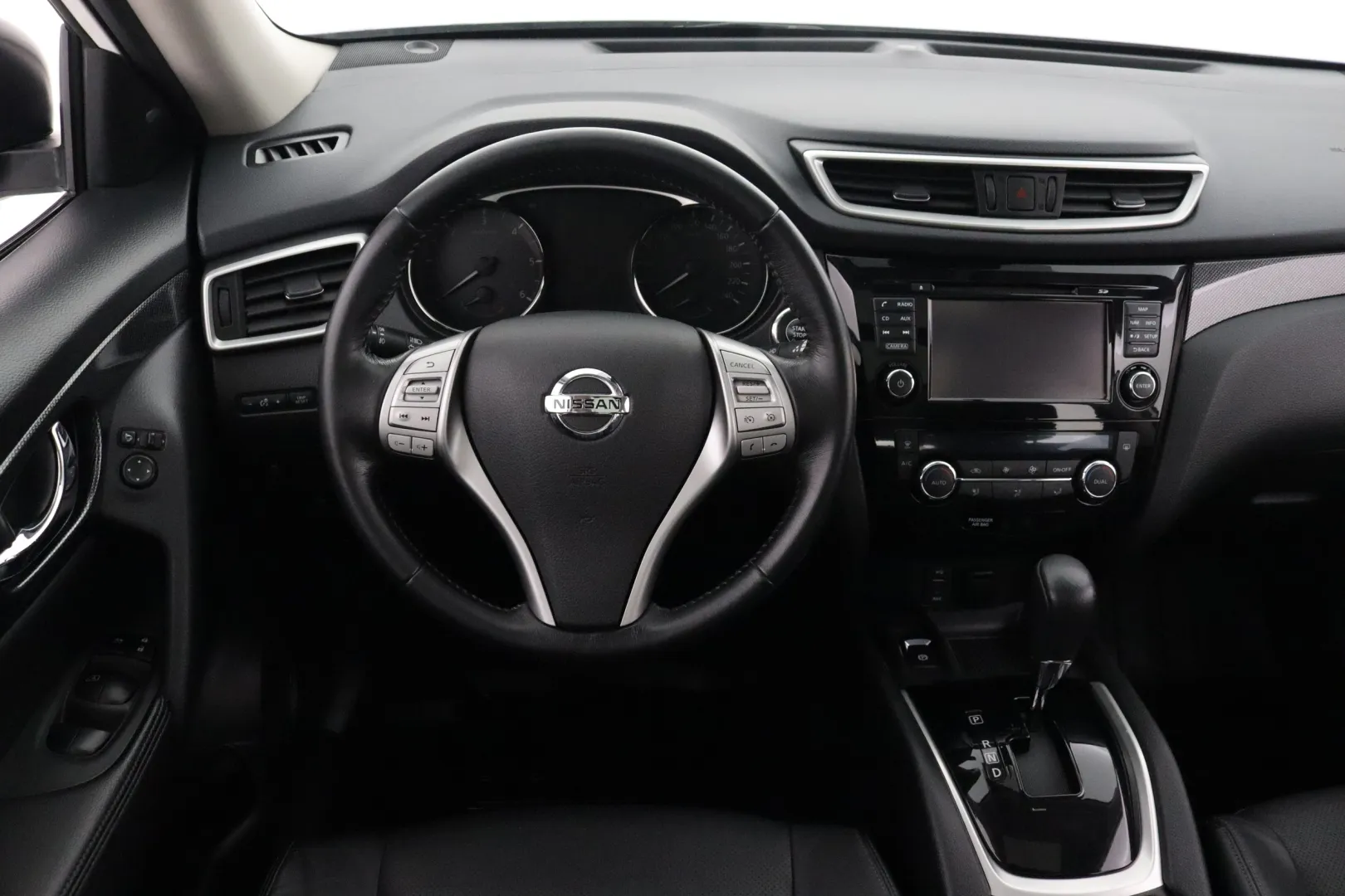 NISSAN X-Trail JKR-227 carousel image