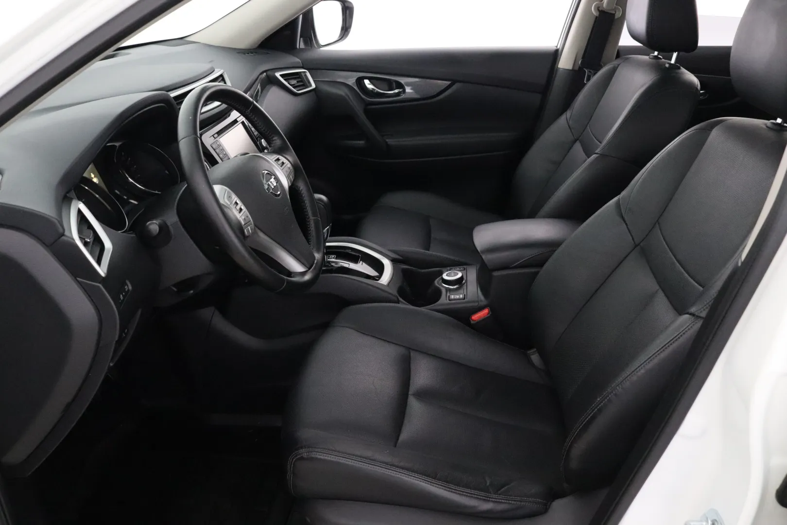 NISSAN X-Trail JKR-227 carousel image