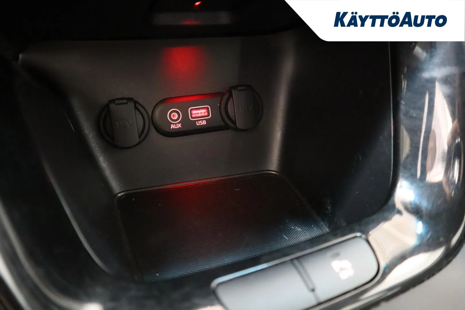KIA cee'd KSX-433 carousel image
