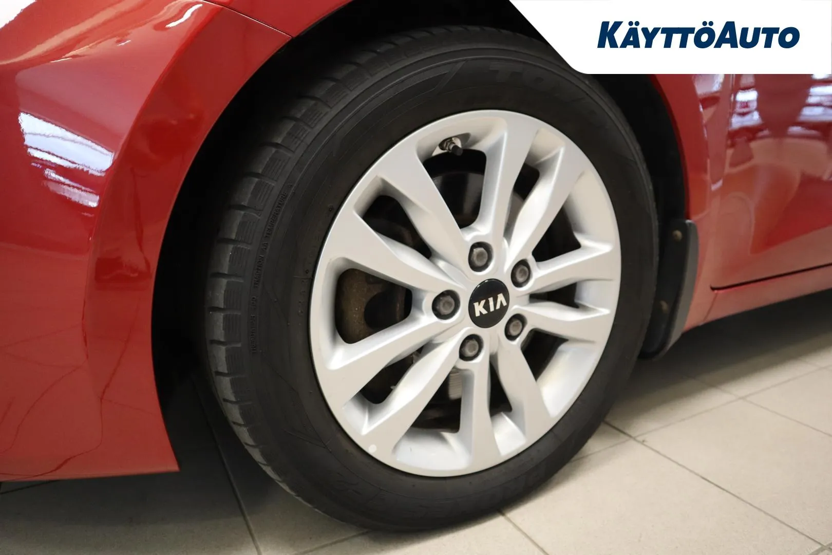 KIA cee'd KSX-433 carousel image