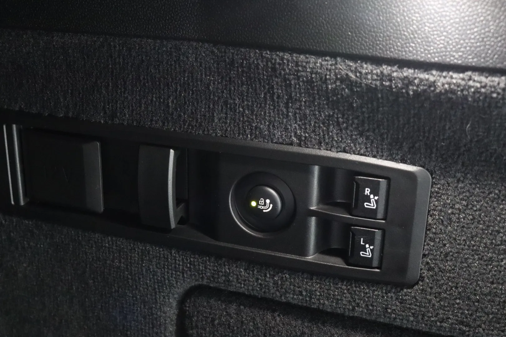 BMW iX M60 OZV-457 carousel image