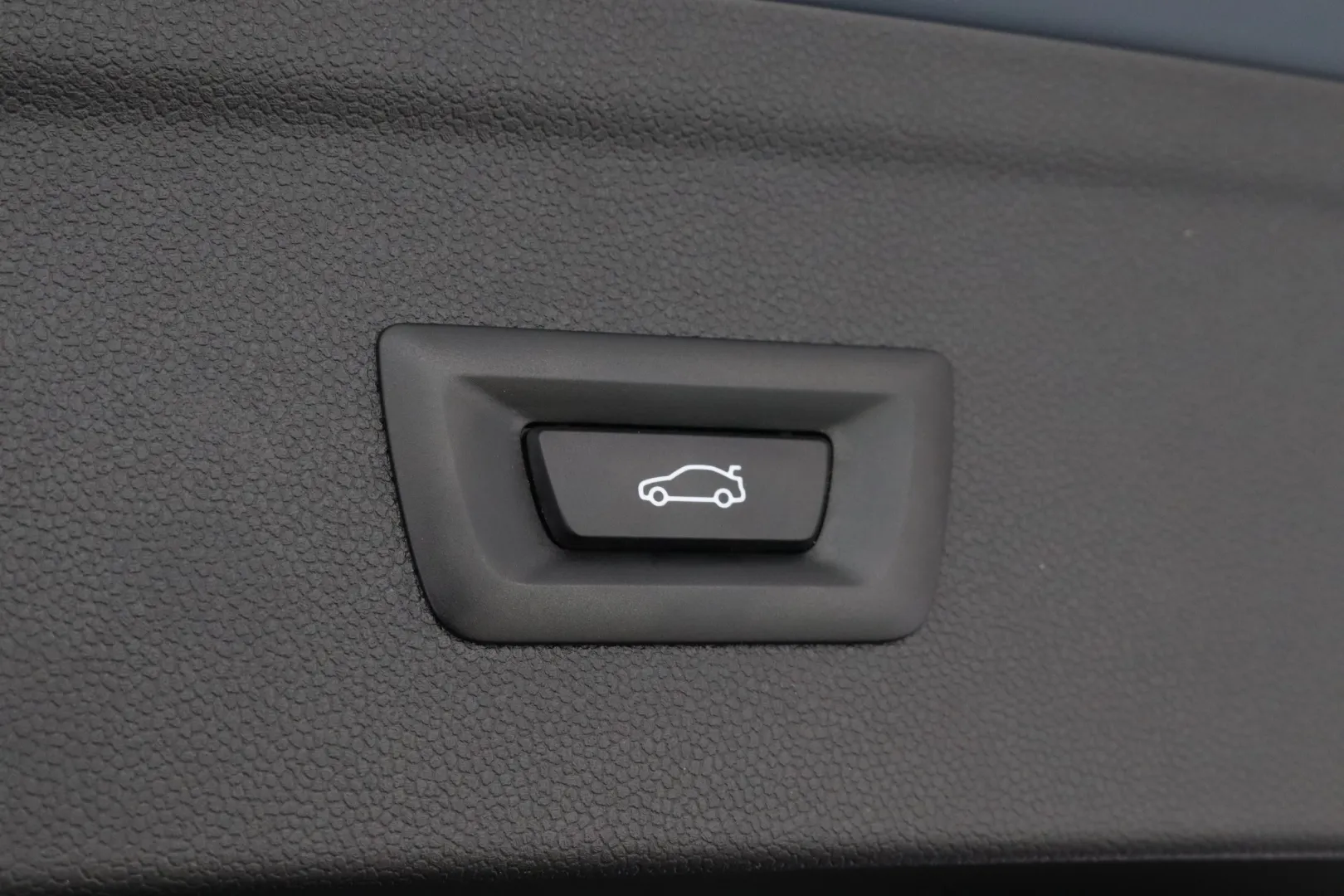 BMW iX M60 OZV-457 carousel image