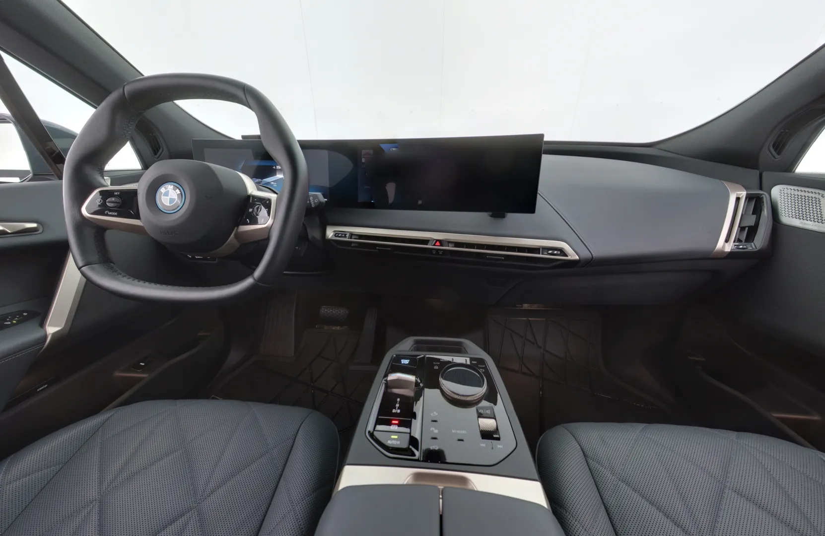 BMW iX M60 OZV-457 carousel image