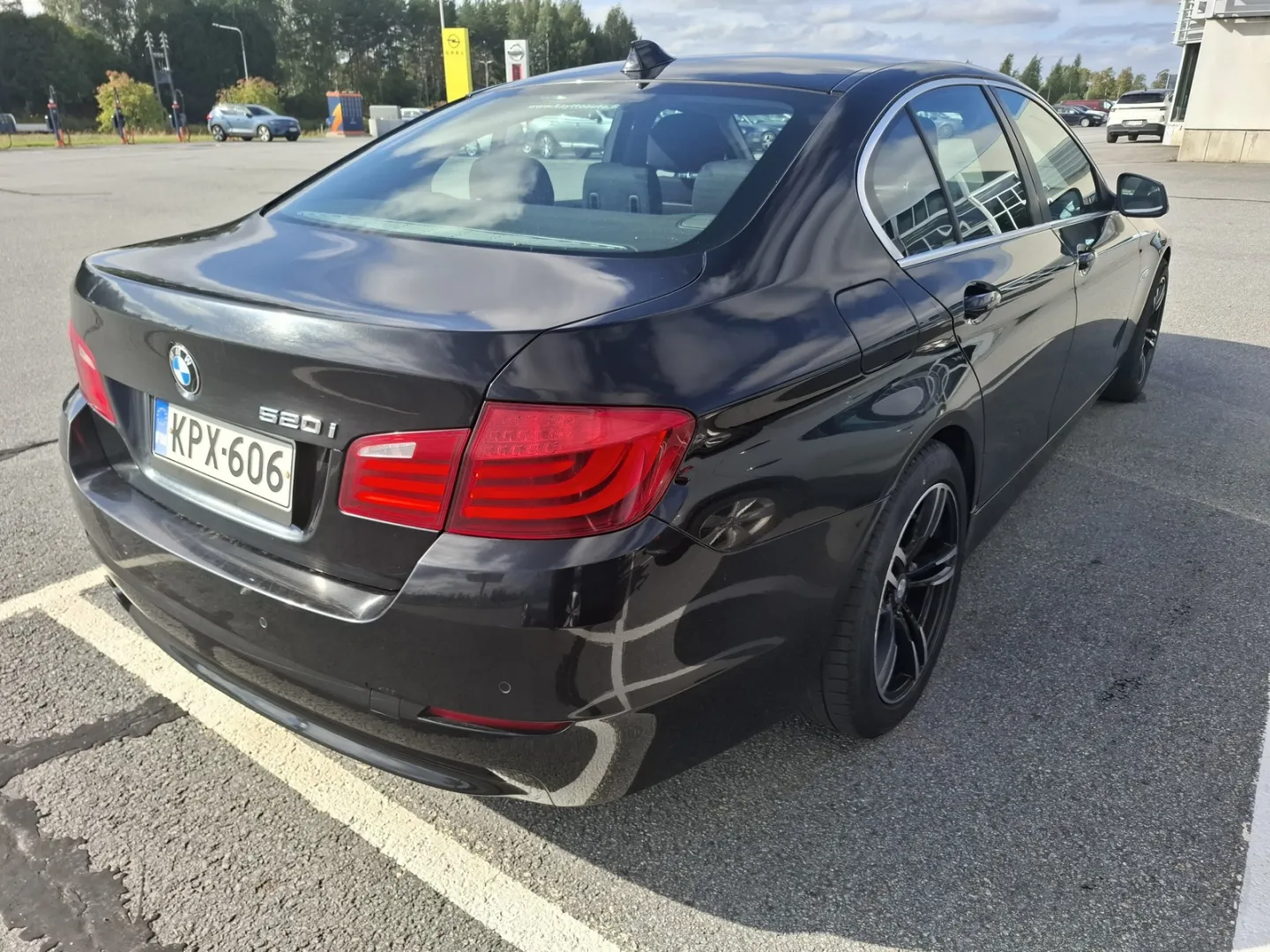 BMW 520 KPX-606 carousel image
