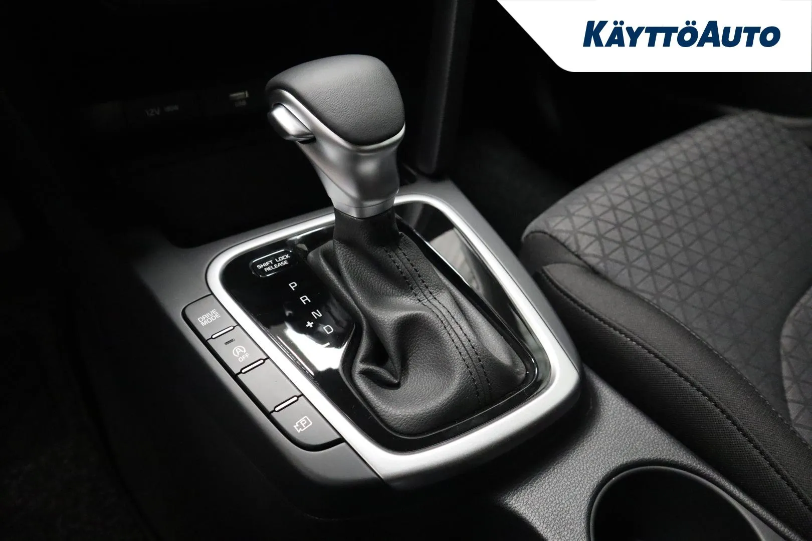 Kia Ceed ZPP-728 carousel image