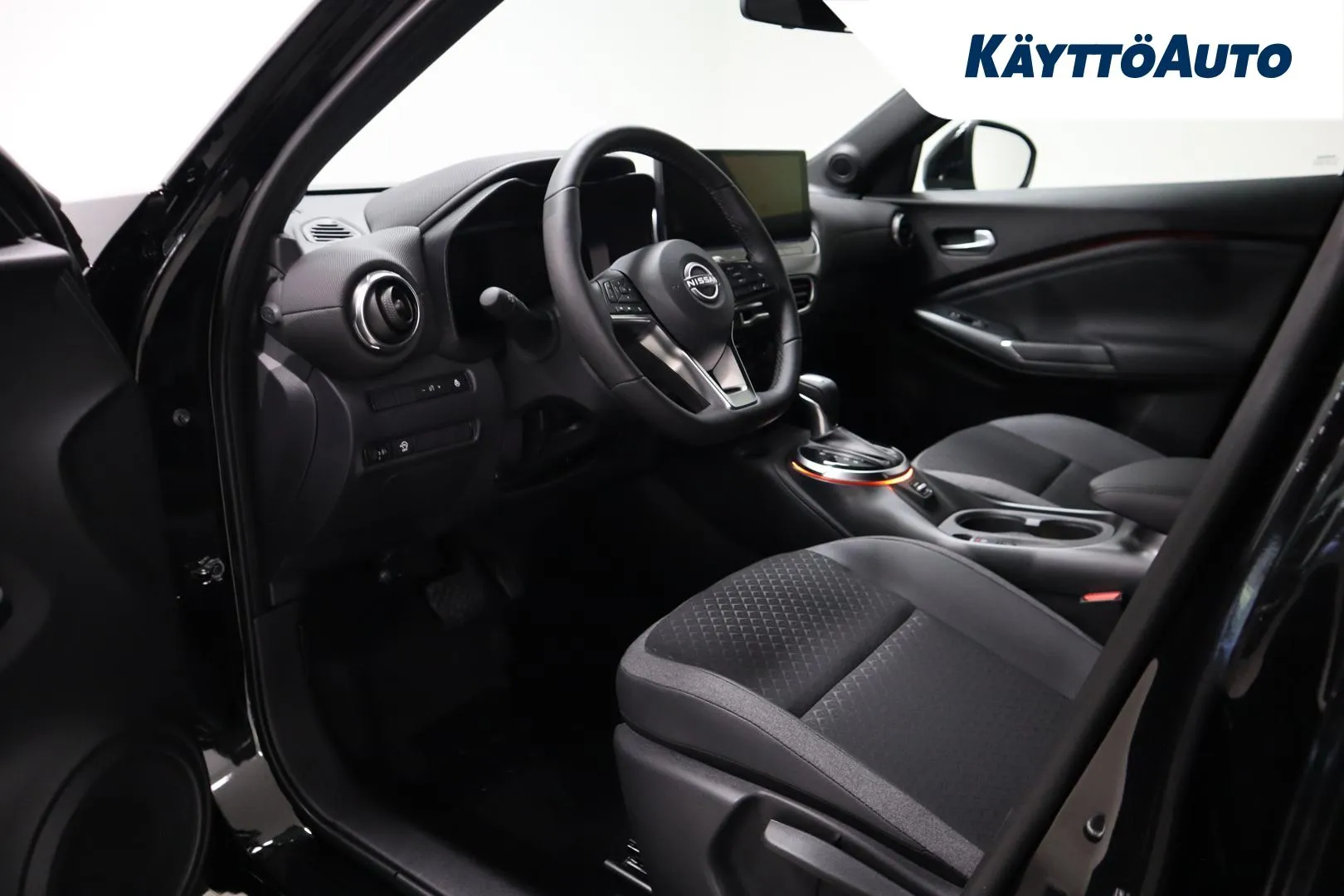 Nissan Juke SZJ-210 carousel image