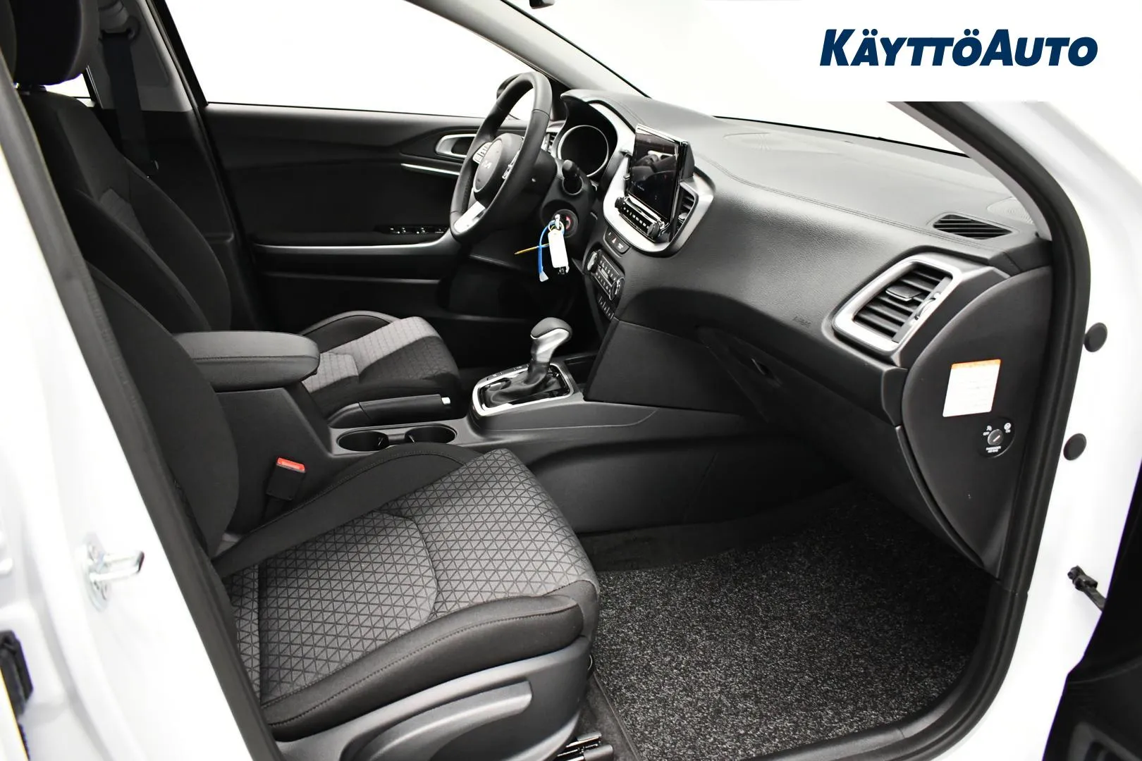 Kia Ceed MRL-777 carousel image