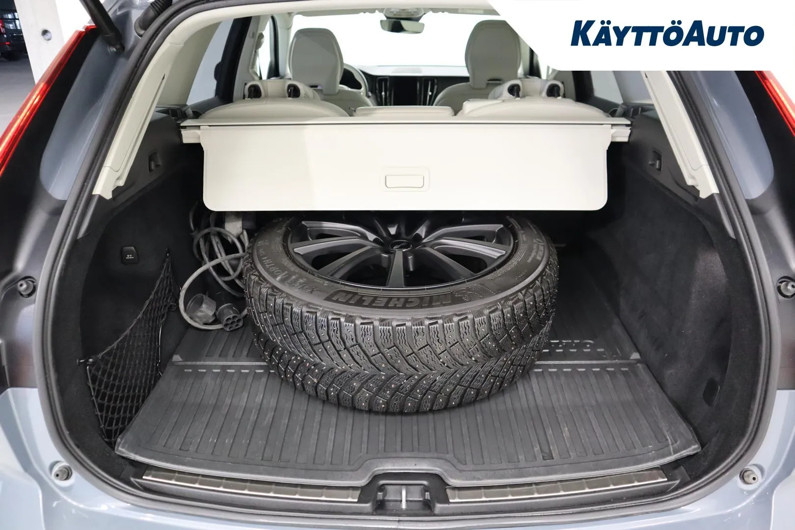 Volvo XC60 LRP-169 carousel image
