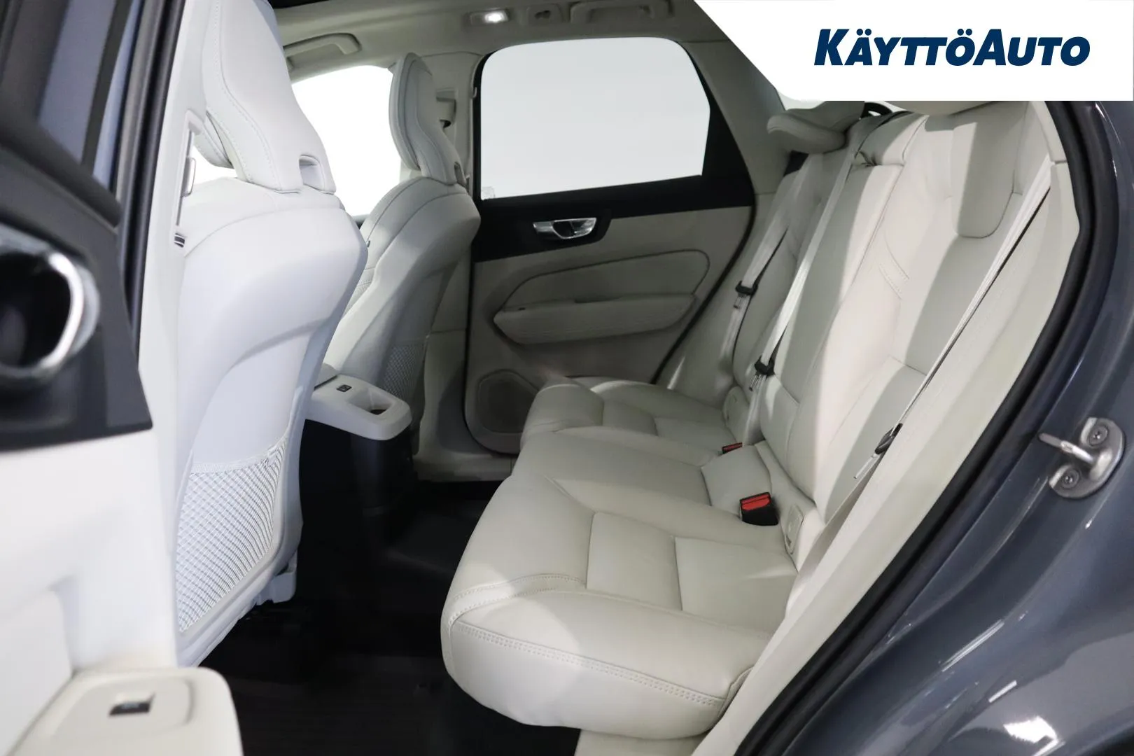 Volvo XC60 LRP-169 carousel image