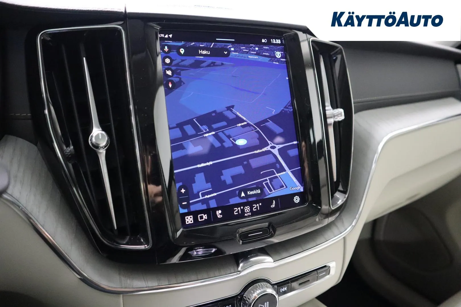 Volvo XC60 LRP-169 carousel image