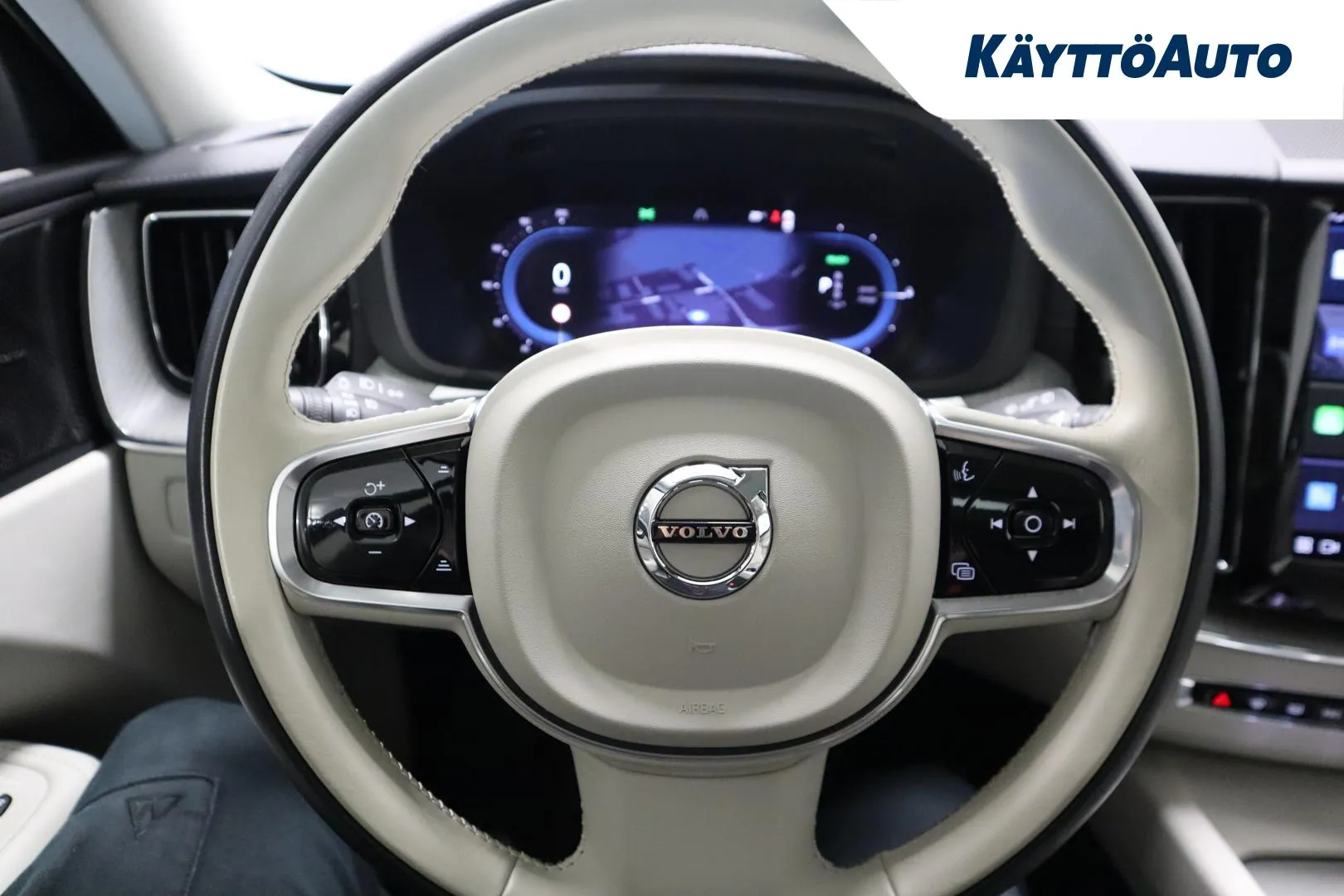 Volvo XC60 LRP-169 carousel image