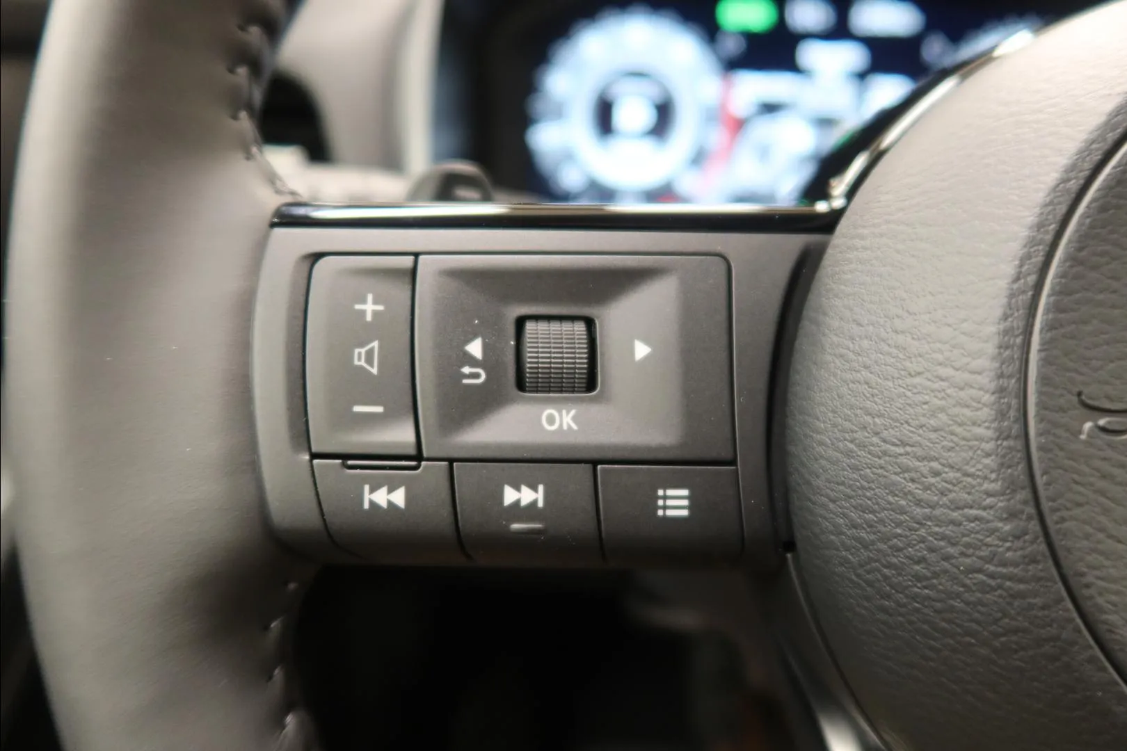 Nissan Qashqai XVZ-338 carousel image