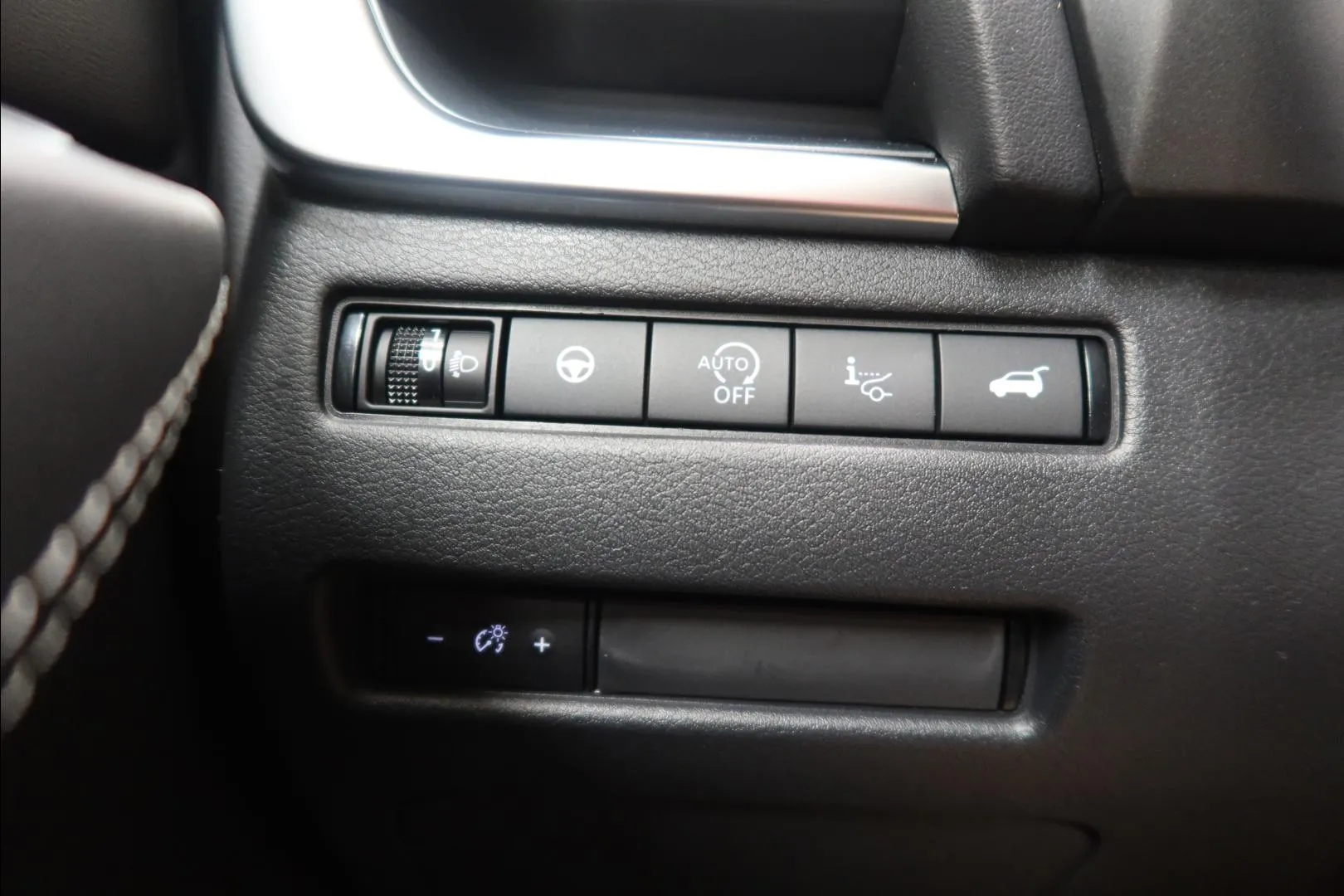 Nissan Qashqai XVZ-338 carousel image