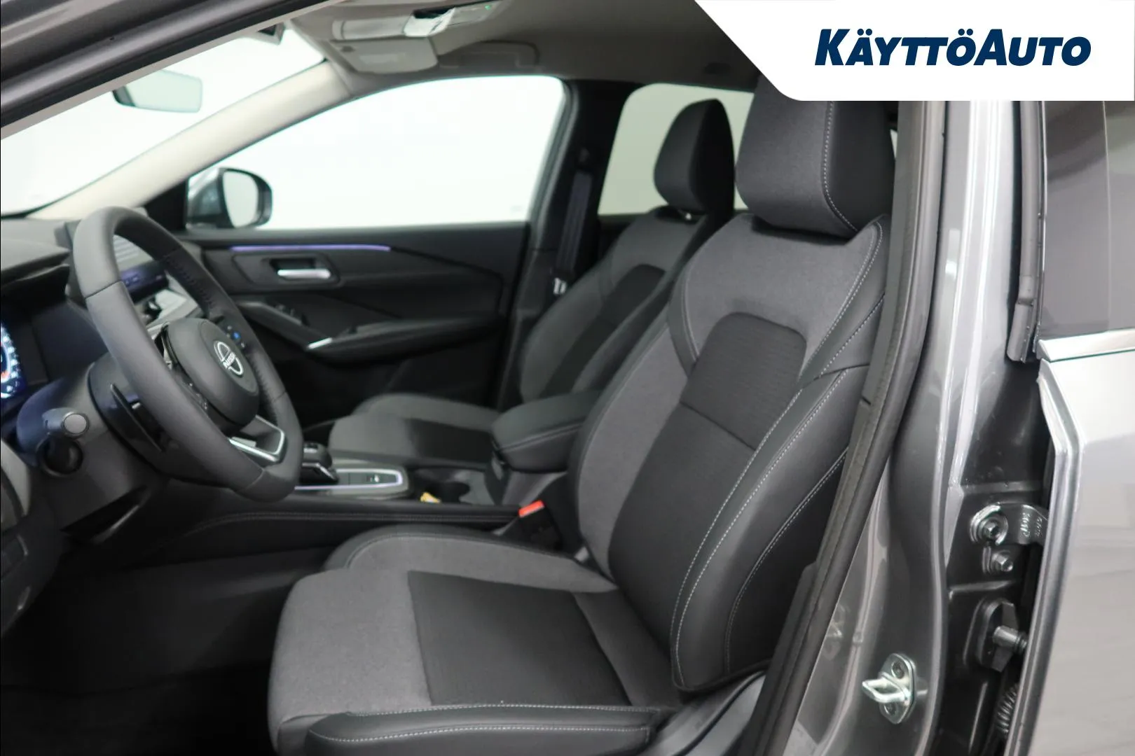 Nissan Qashqai GRJ-352 carousel image