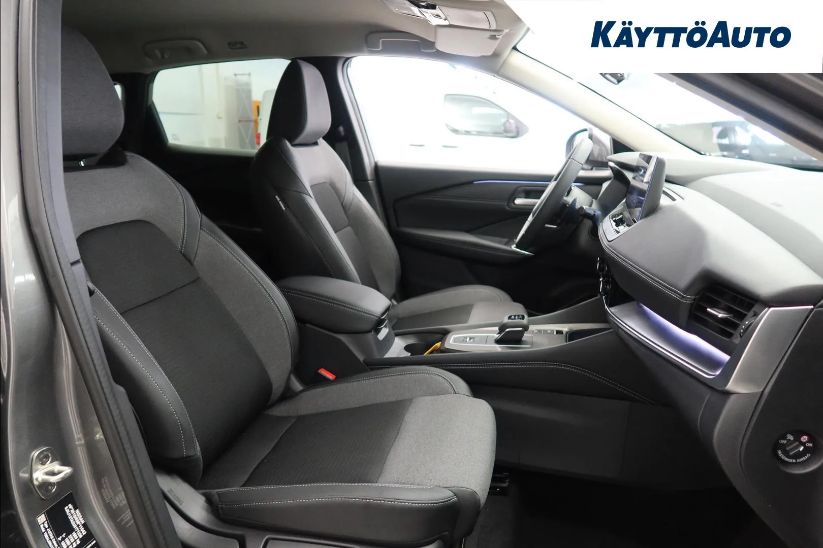 Nissan Qashqai GRJ-352 carousel image