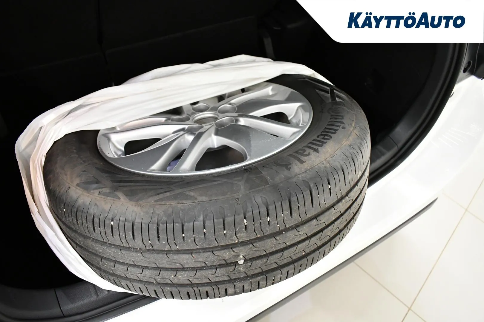 TOYOTA Yaris SRC-717 carousel image