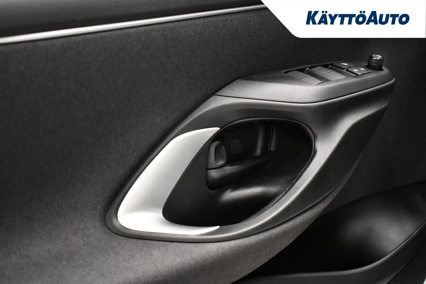 TOYOTA Yaris SRC-717 carousel image