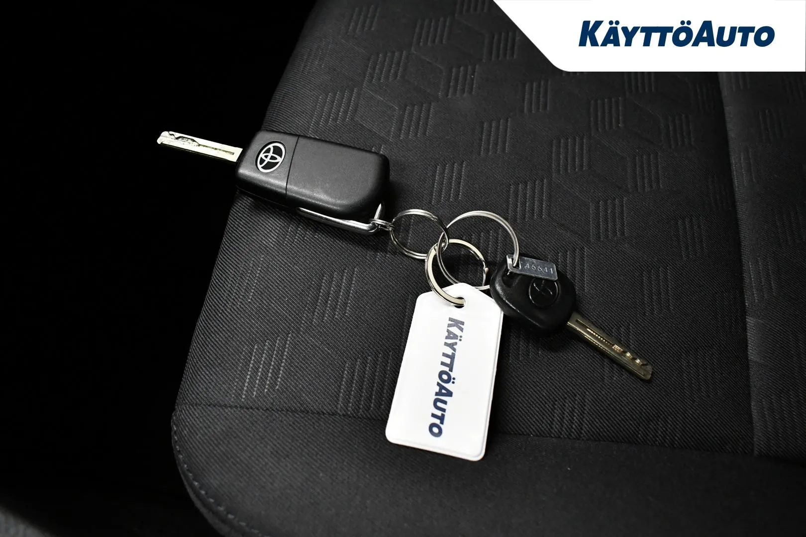 TOYOTA Yaris SRC-717 carousel image