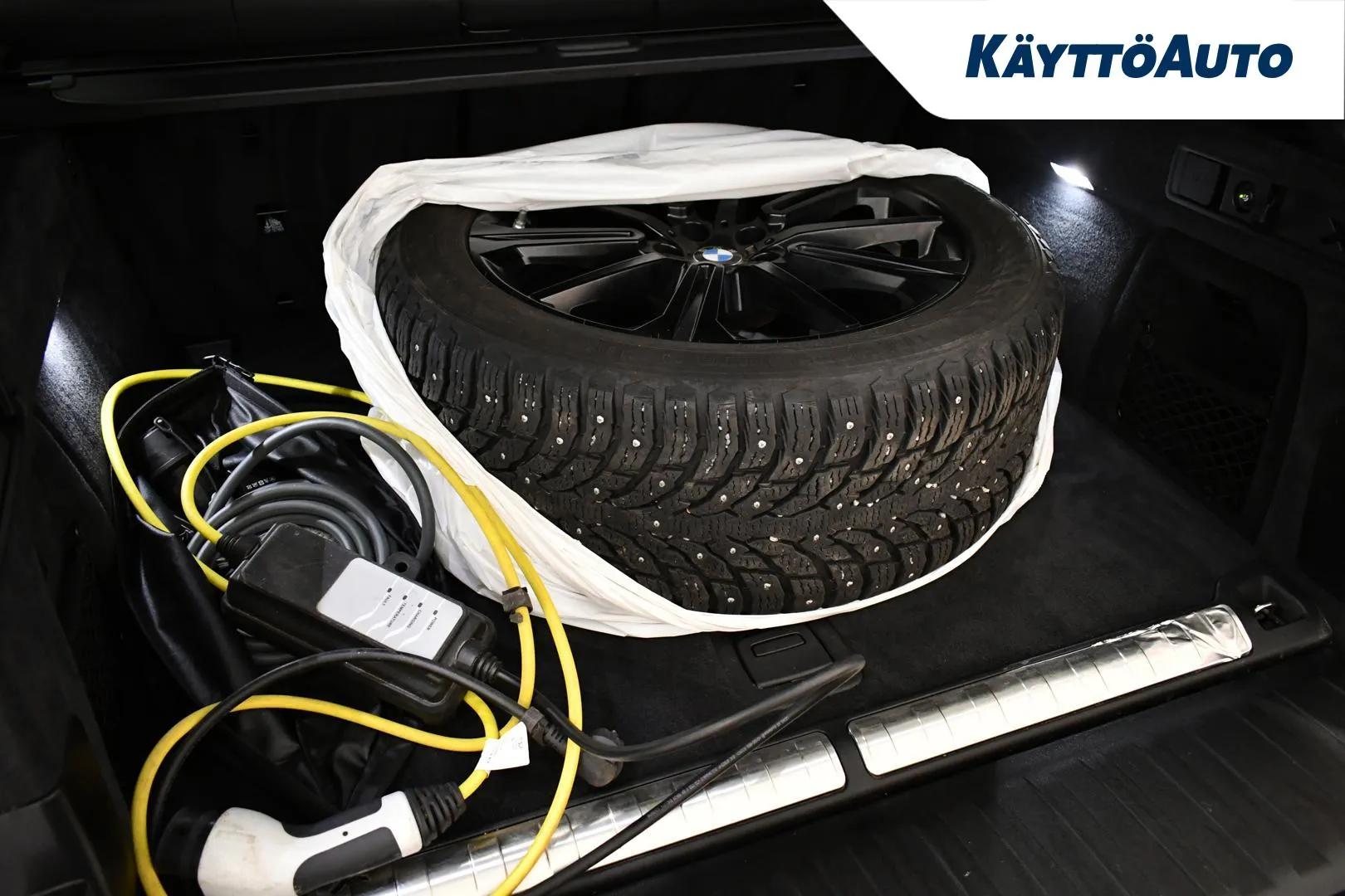 BMW X5 IPJ-410 carousel image