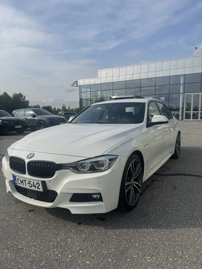 BMW 330 CMT-542 carousel image