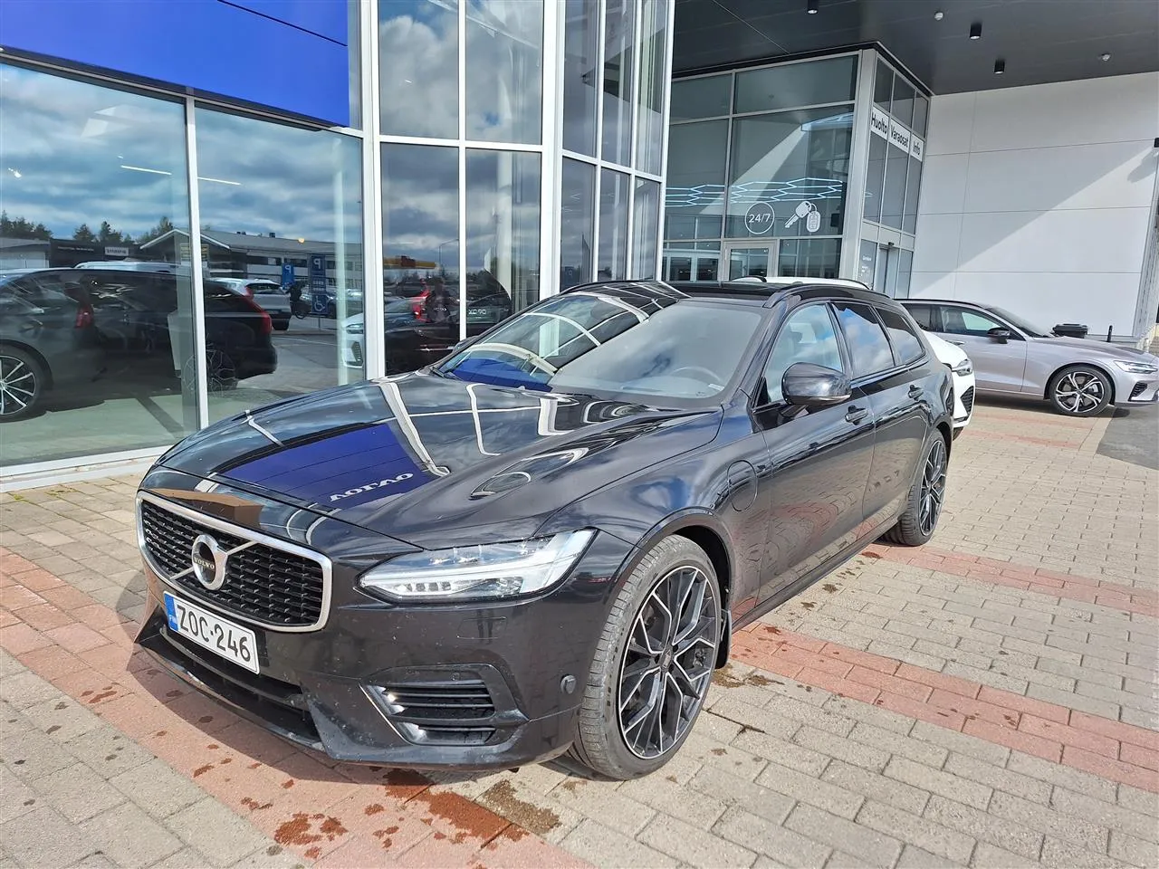 VOLVO V90 ZOC-246 carousel image