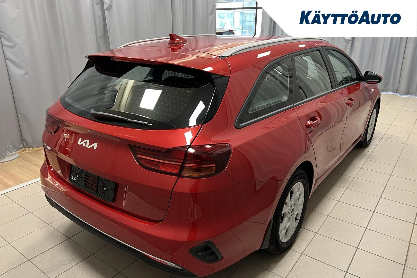 Kia Ceed LTH-640 carousel image