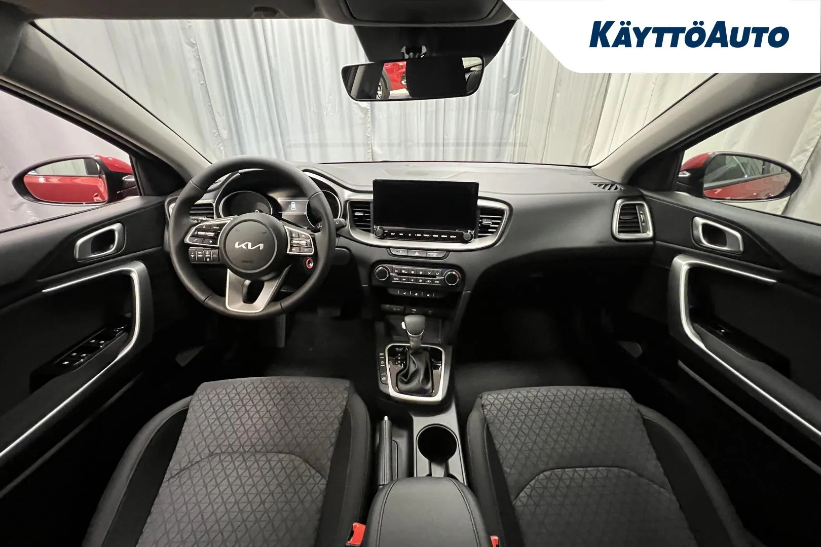 Kia Ceed LTH-640 carousel image